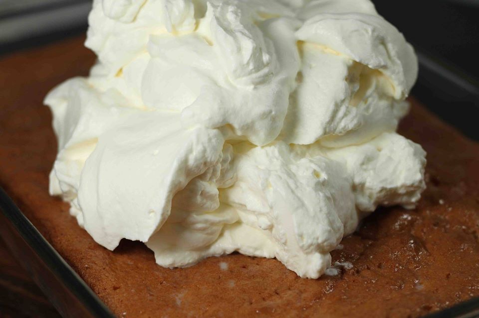 WONDERFUL WHIPPED CREAM FROSTING