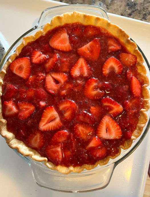 Mom’s Old-Fashioned Strawberry Pie
